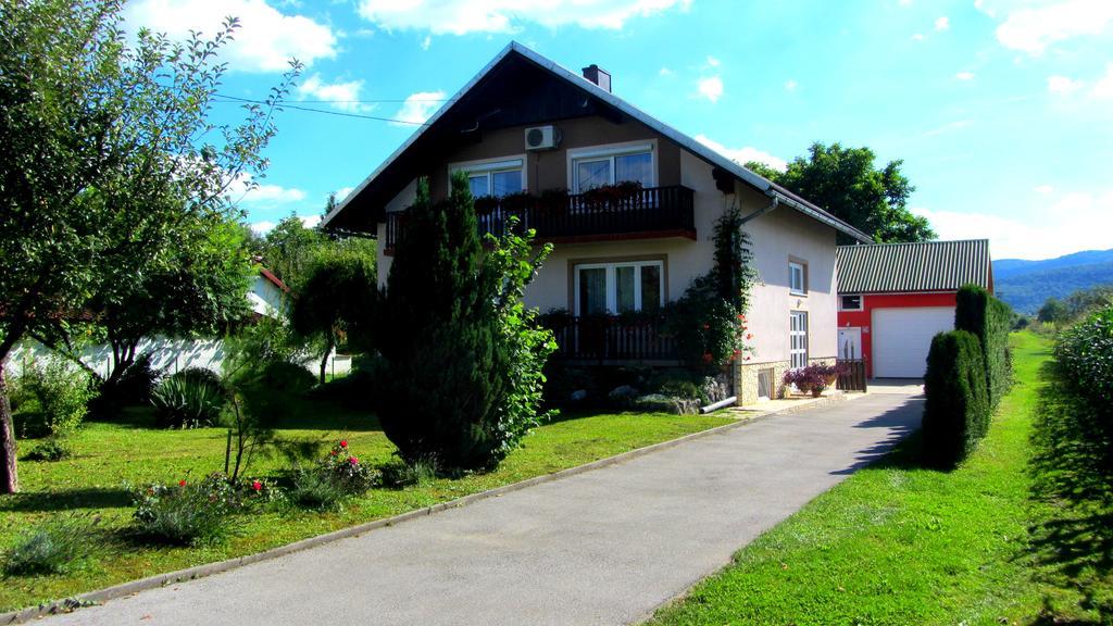 Apartment Marin Ogulin Eksteriør billede